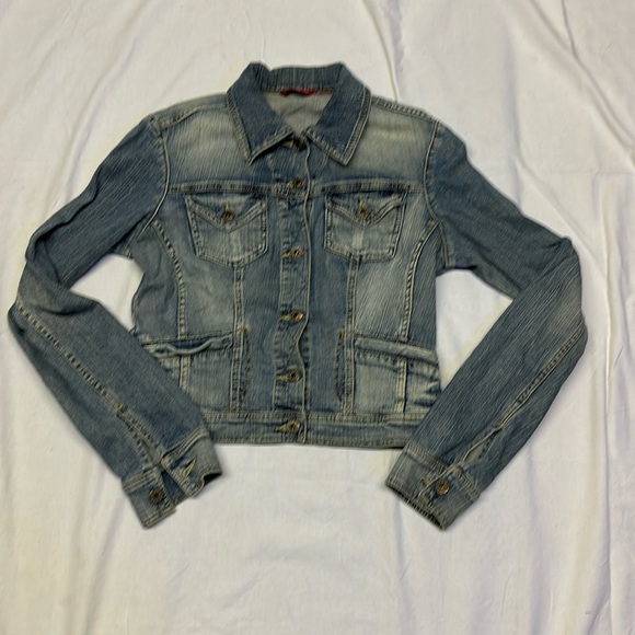 Guess Vintage Women’s Jean Jacket. Size Large - Picture 1 of 9
